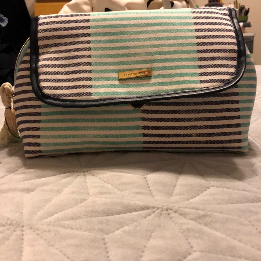 Cosmetic bag